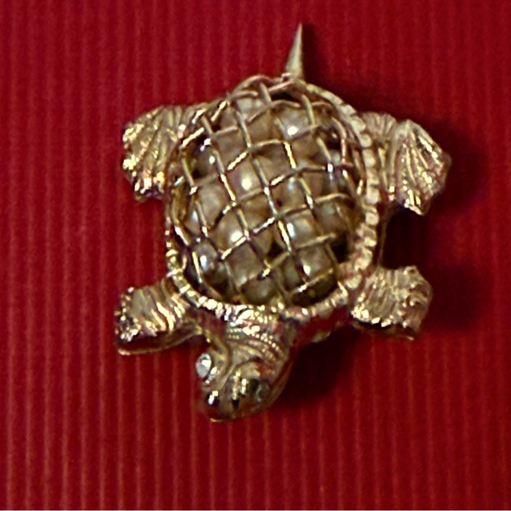 CORO BROOCH TURTLE GOLD TONE FAUX PEARLS BEADS IN SHELL SIGNED VINTAGE PIN